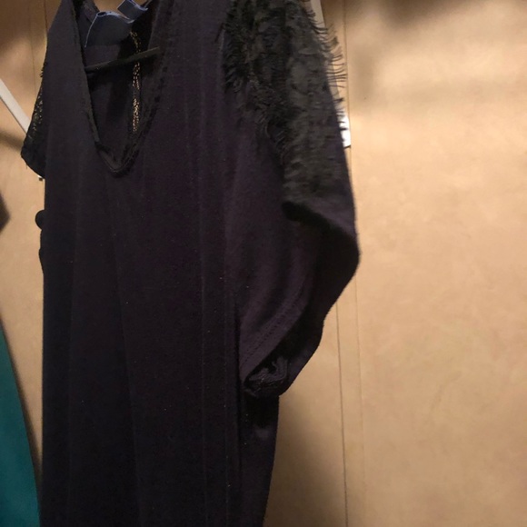 Navy blue top - Picture 3 of 4